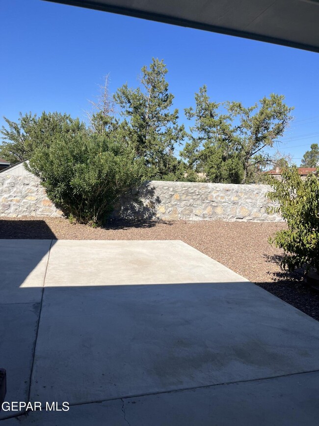 Building Photo - 6709 Los Olivos Ct