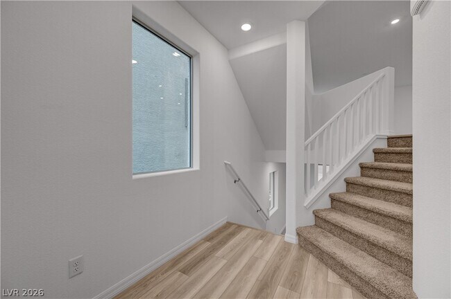 Building Photo - 5767 Aurora Gale Ct