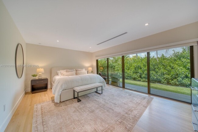 Building Photo - 1940 SW 32nd Pl