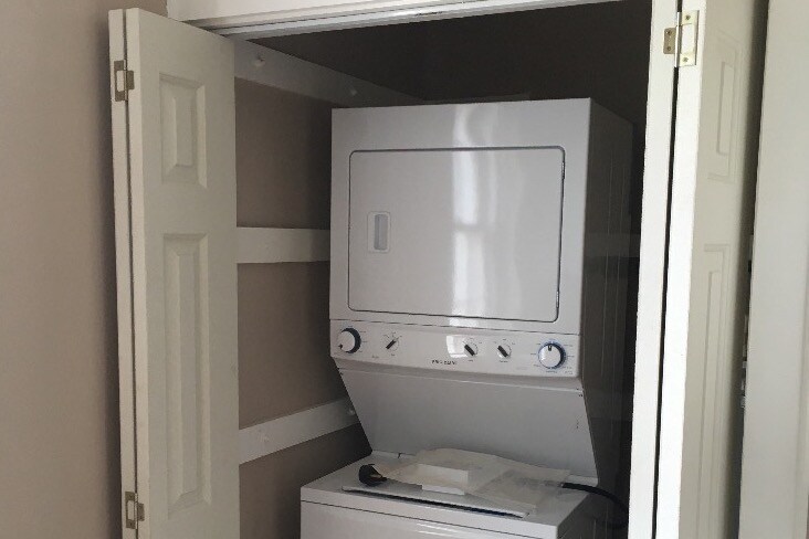 washer dryer - 2107 Sumter St