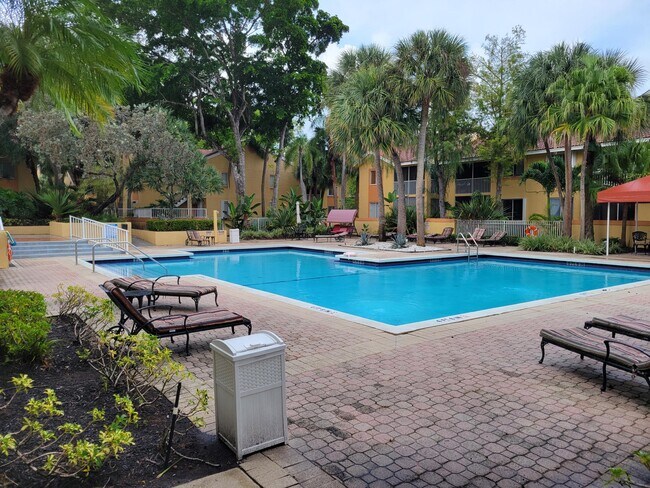Building Photo - 1112 Coral Club Dr