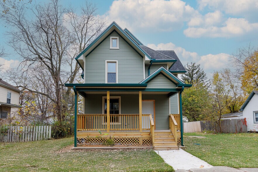Primary Photo - 805 E Olive St