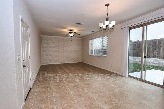 Building Photo - 9200 Rioja St