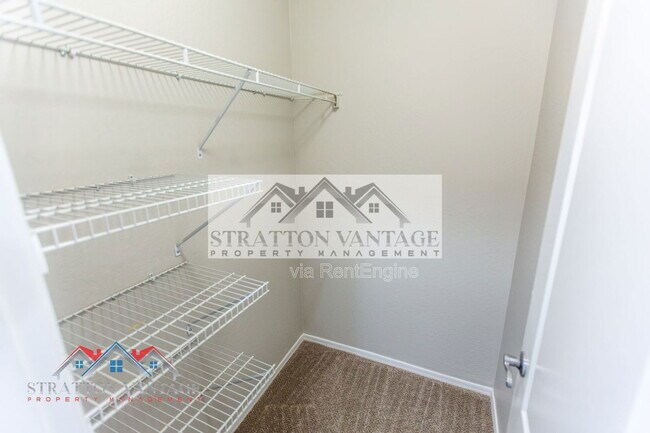 Building Photo - 10013 E Impala Ave