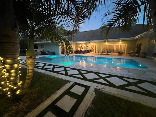 Building Photo - 13172 Doubletree Cir