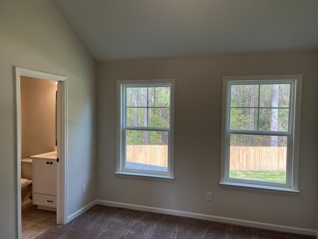 Building Photo - *** COMING SOON! *** Exquisite Rental Home Features 4 Beds, 2.5 Baths in John's Landing!