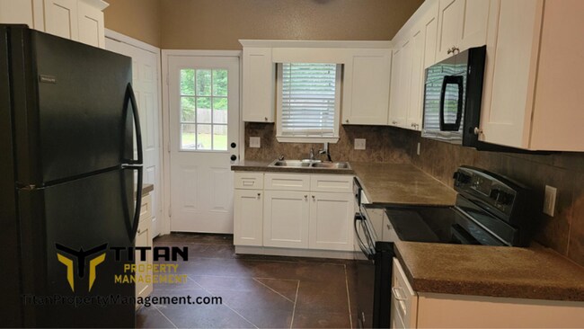 Building Photo - Cute 2 bed/2 bath house