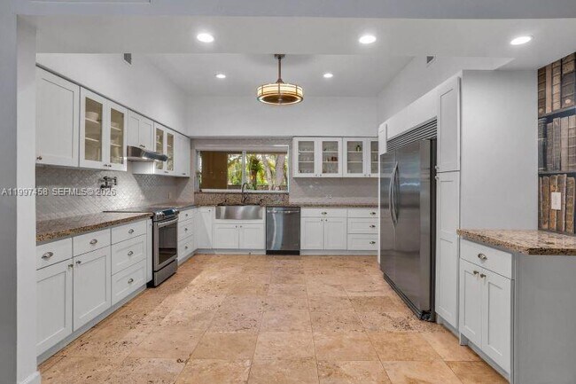 Building Photo - 7405 SW 79th Ct