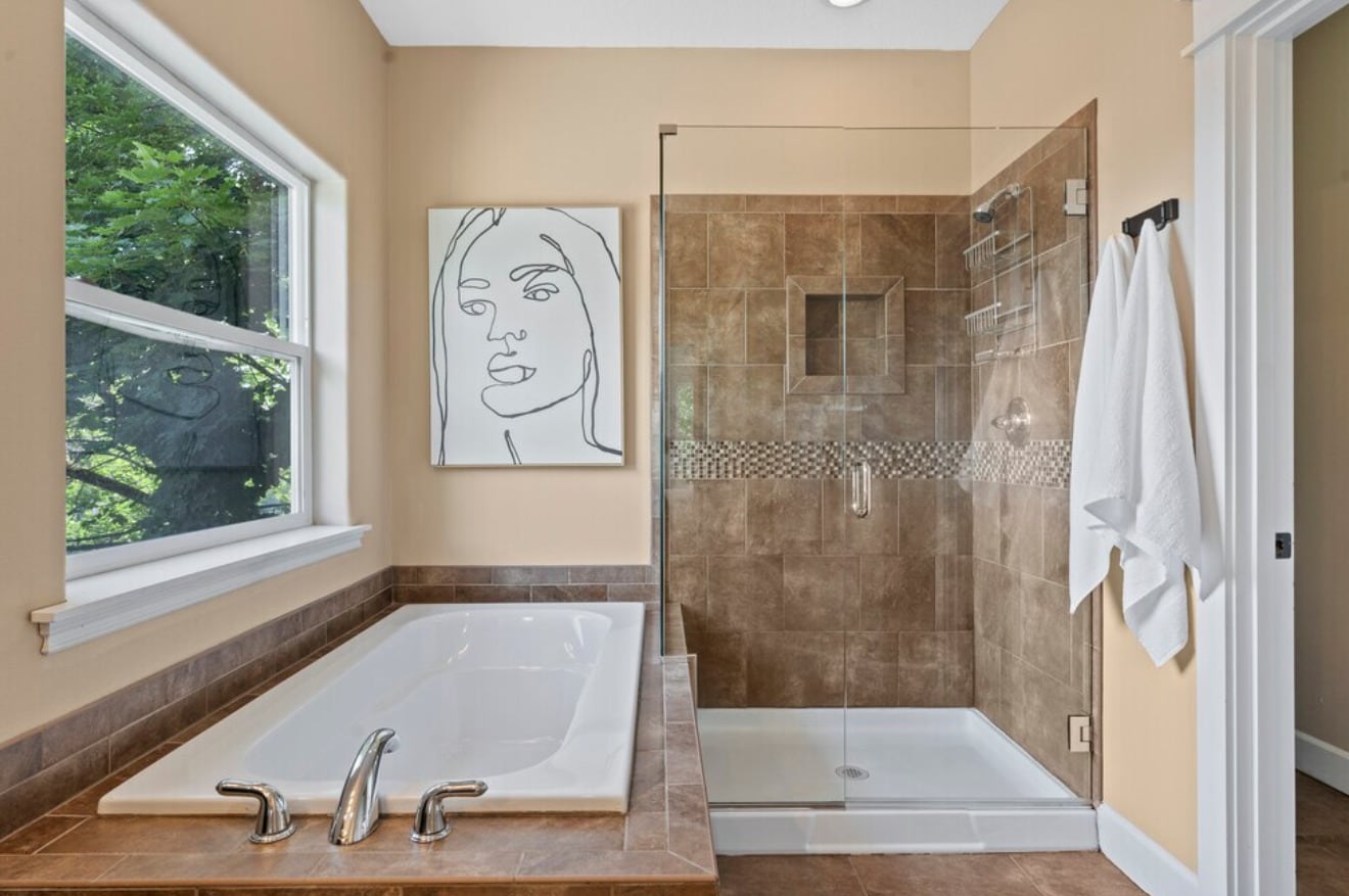 Building Photo - 7321 NE 8th Ave