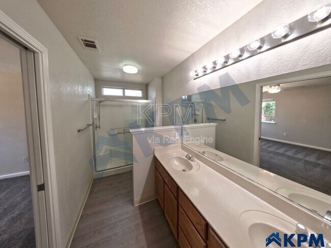 Building Photo - 663 Stoneridge Ct