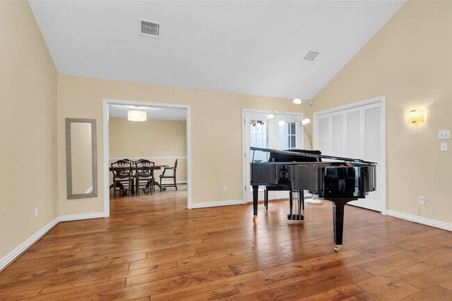 Building Photo - 11634 Southlake Dr