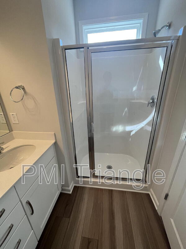 Building Photo - 802 Oak Center Dr