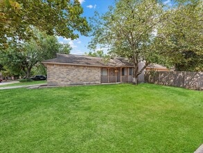 Building Photo - 23526 Tree House Ln