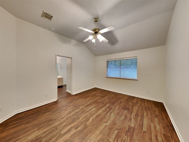 Building Photo - 10467 Twin Circles Dr