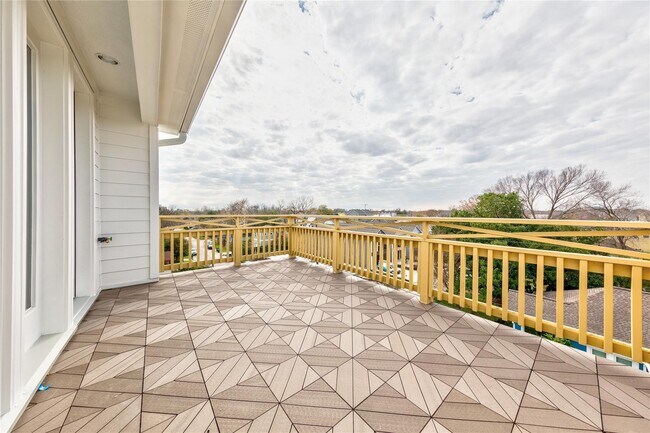 Building Photo - 2702 Harvard St