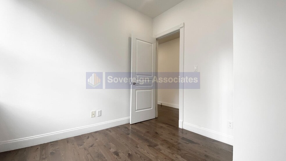 Building Photo - 45 Tiemann Pl