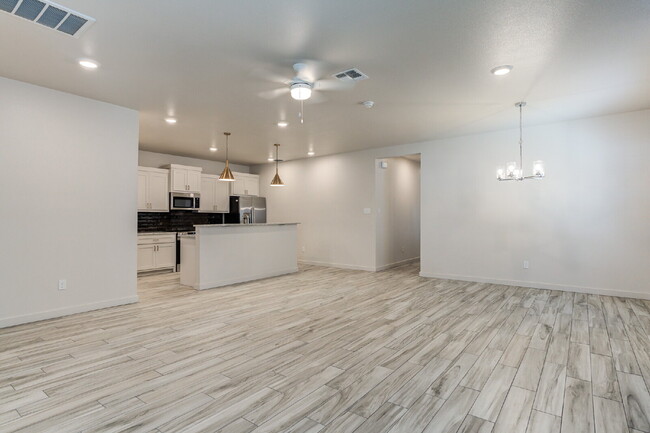 Building Photo - Brand new townhomes in Frenship East!