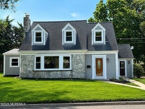 Building Photo - 5 E Lincoln Cir