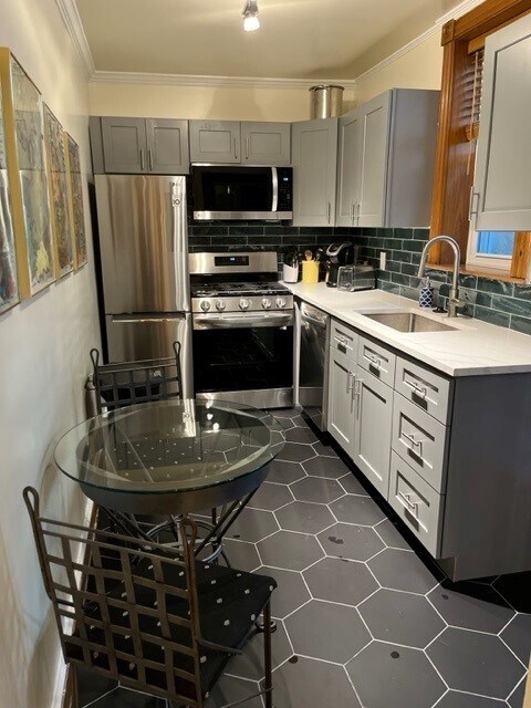 Kitchen 1 - 1930 Bank St