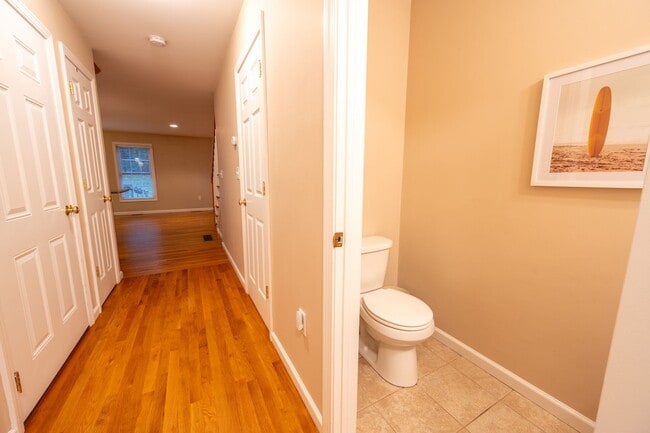 Building Photo - Modern 2 Bedroom Condo with Ensuite Baths ...