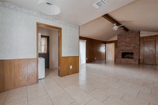 Building Photo - 9126 Willow Meadow Dr