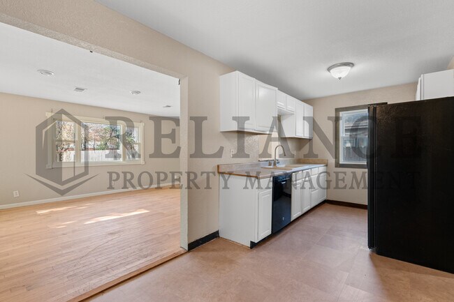 Building Photo - 1925 S Elizabeth