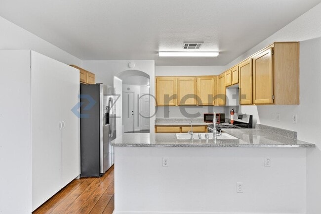 Building Photo - 2005 Rose Coral Ave