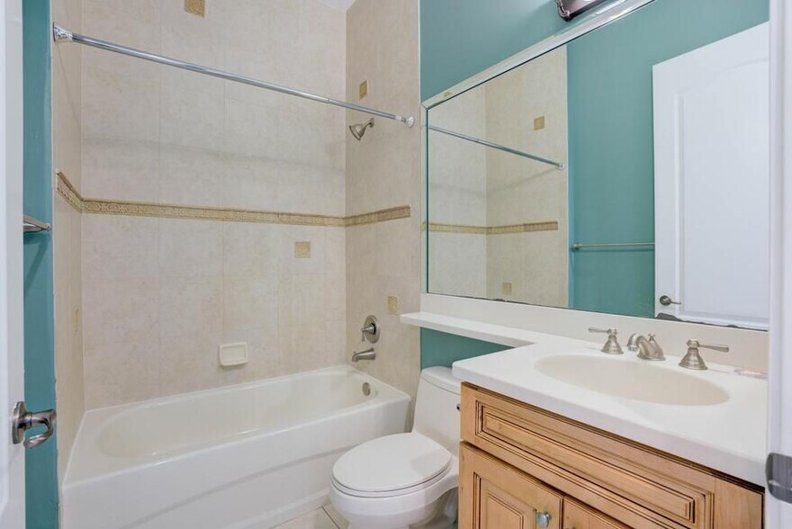 Building Photo - 5113 Artesa Way S
