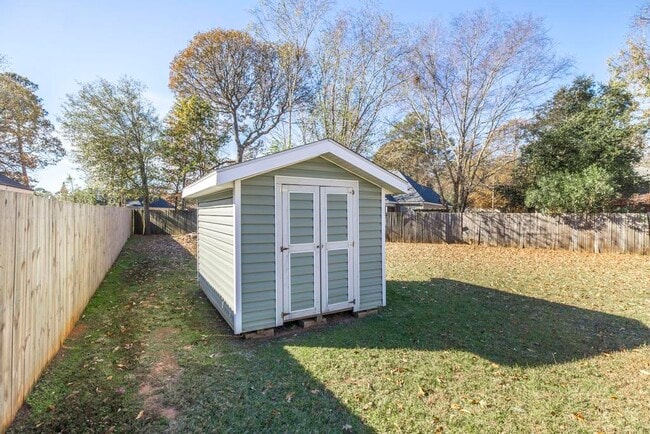 Building Photo - 102 Summerstone Bend