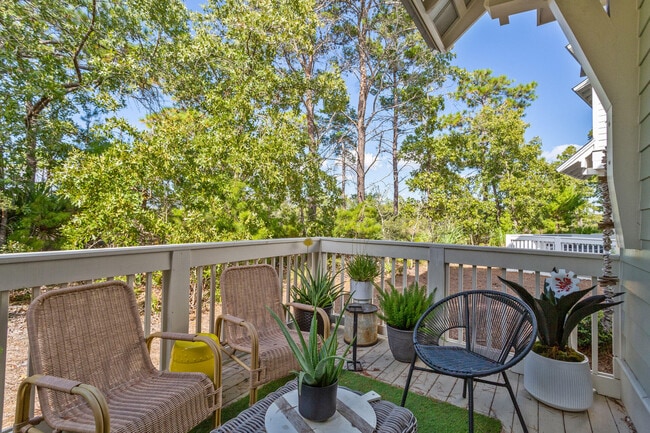 Building Photo - 125 Pine Lands Lp