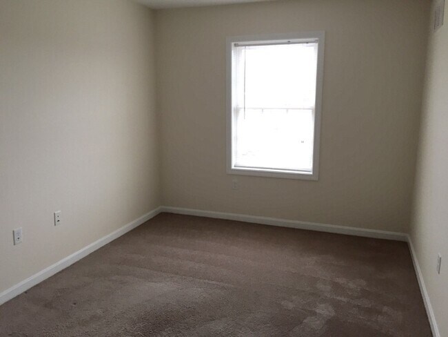 Building Photo - 80 Sentinel Court