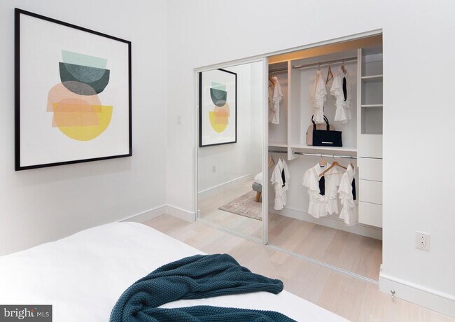 Building Photo - 900 N 9th St