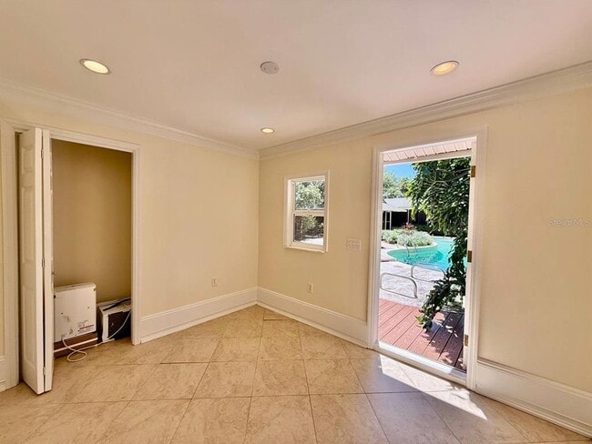 Building Photo - 3103 Cocos Rd