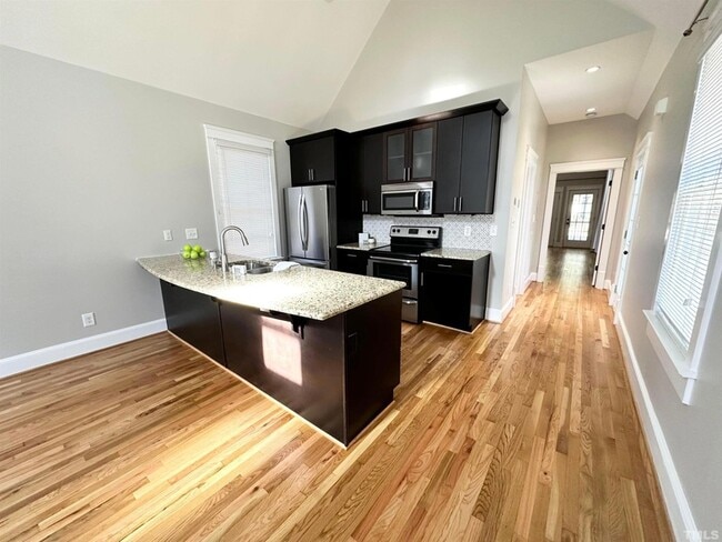 Building Photo - 614 Dorothea Dr