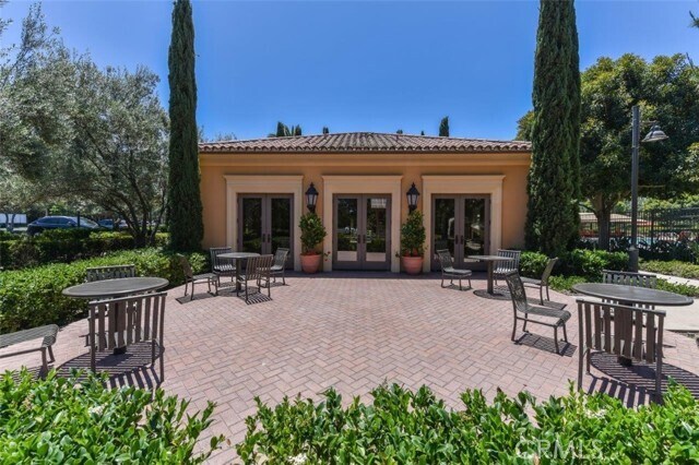 Building Photo - 83 Bianco