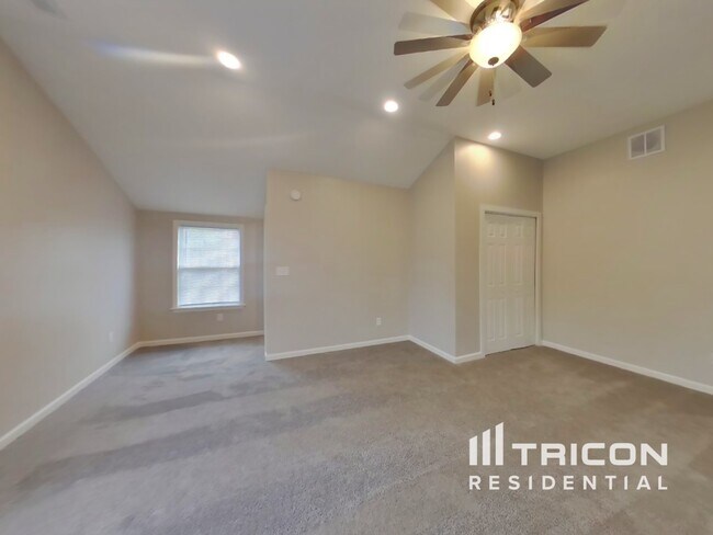 Building Photo - 203 Beacon Point Ln