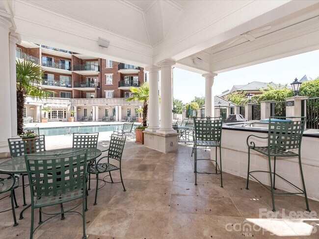 Building Photo - 300 W 5th St