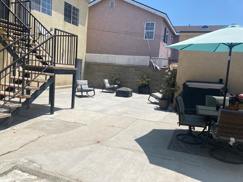 outside sitting - 2225 E 14th St