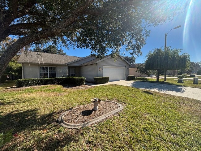 Building Photo - Waterfront Living in The Moorings at Point O' Woods! 3/2 ***Won't Last***