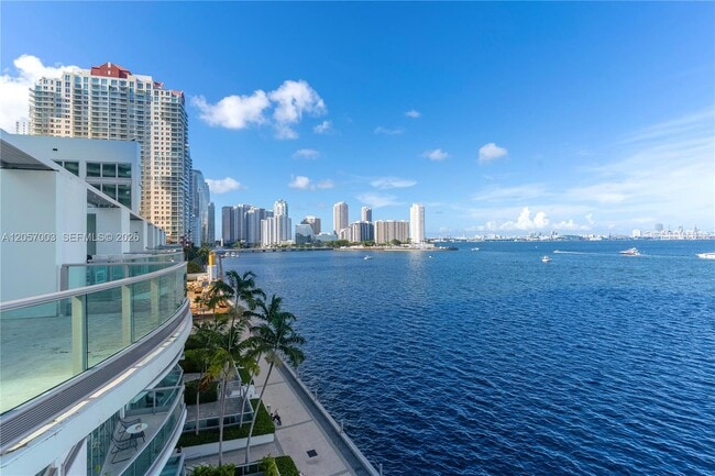 Building Photo - 1331 Brickell Bay Dr