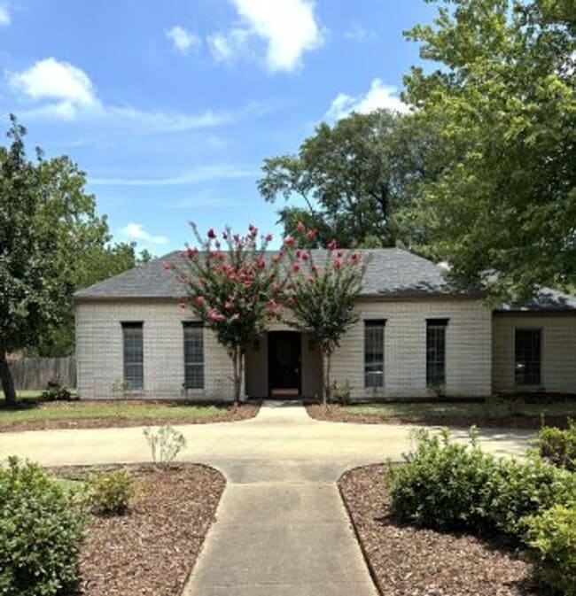 Building Photo - Spacious 4-Bedroom Home with Huge Yard – Pleasant Grove Schools