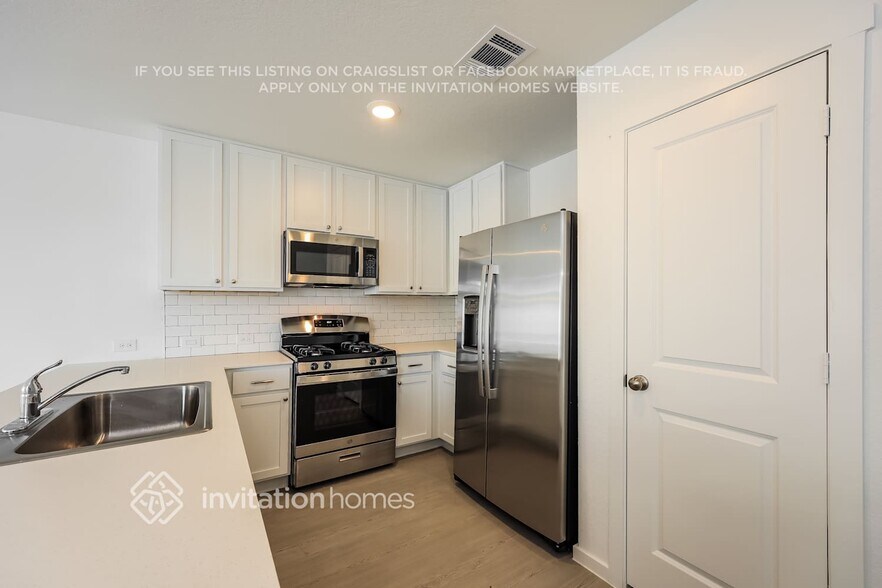 Building Photo - 1521 Pile Trl