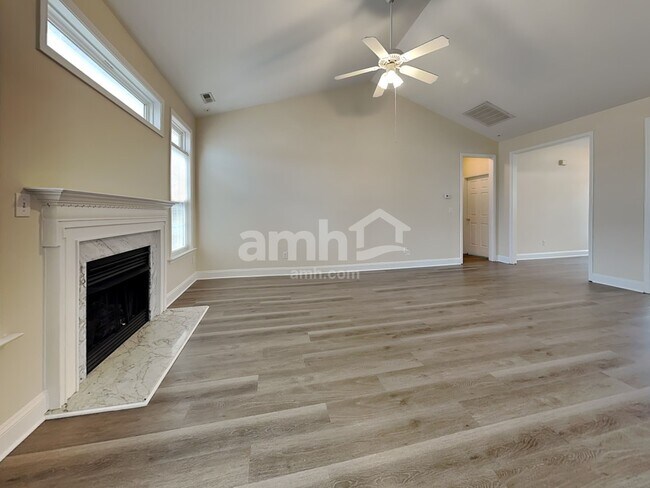 Building Photo - 112 Spalding Ln