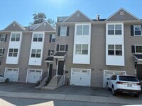 Building Photo - 605 Apple St