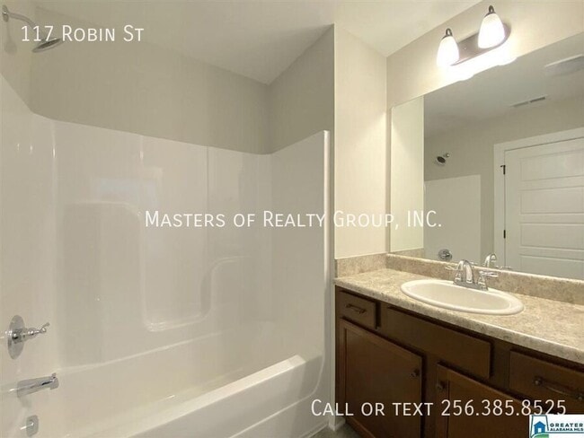 Building Photo - 117 Robin St