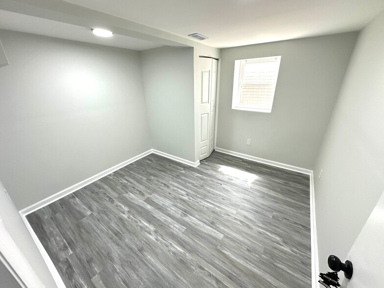 Building Photo - 5511 Henderson Way