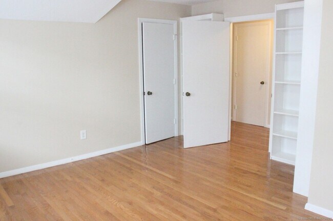 Building Photo - 97 Brownell St