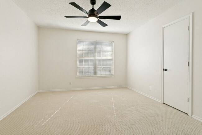 Building Photo - 1255 Roaring Springs Rd
