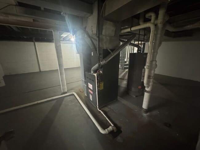 Building Photo - 4 Bed/2 Bath Ranch