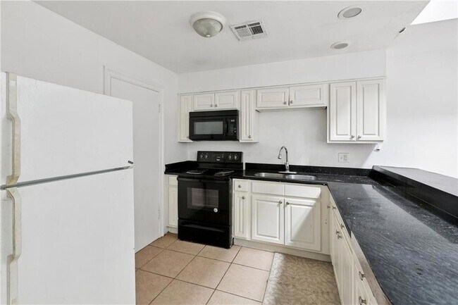 Building Photo - 1123 Hillary St